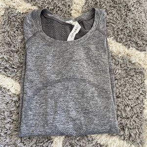 Lululemon top